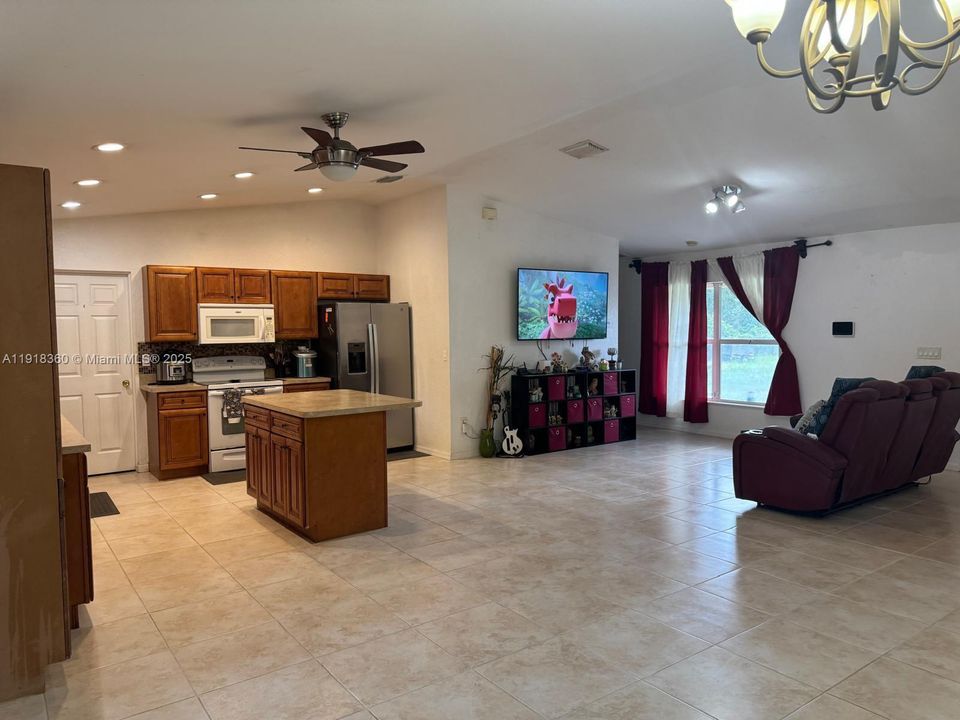 待售: $399,900 (3 贝兹, 3 浴室, 1773 平方英尺)