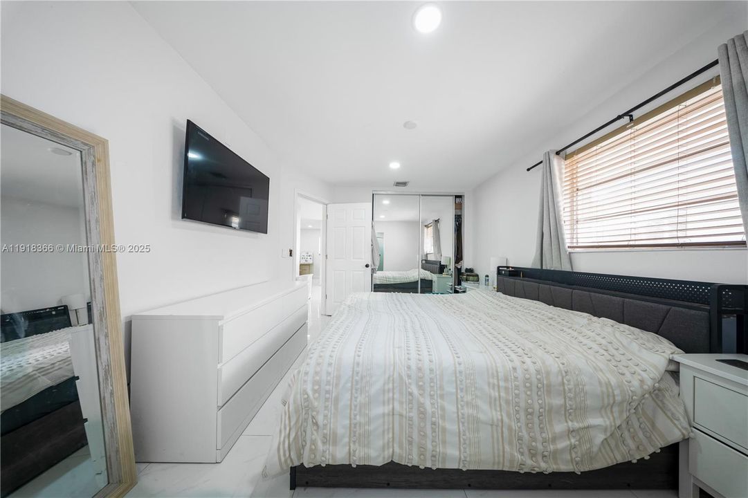 На продажу: $550,000 (2 спален, 2 ванн, 1132 Квадратных фут)