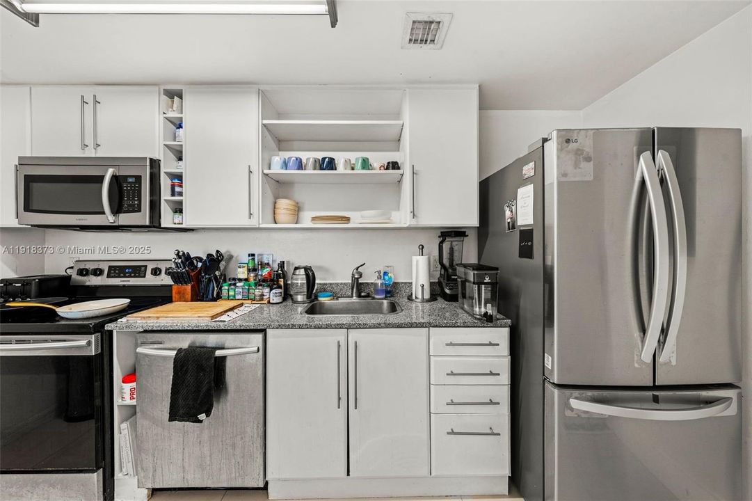 En Venta: $600,000 (3 camas, 2 baños, 1305 Pies cuadrados)