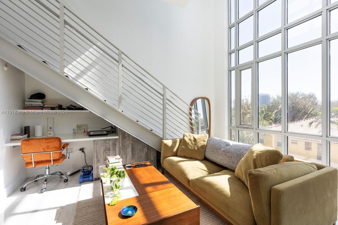 合同活跃: $4,750 (1 贝兹, 1 浴室, 681 平方英尺)