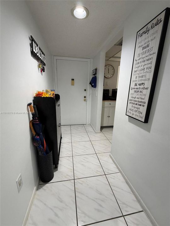 出租: $2,150 (2 贝兹, 2 浴室, 985 平方英尺)