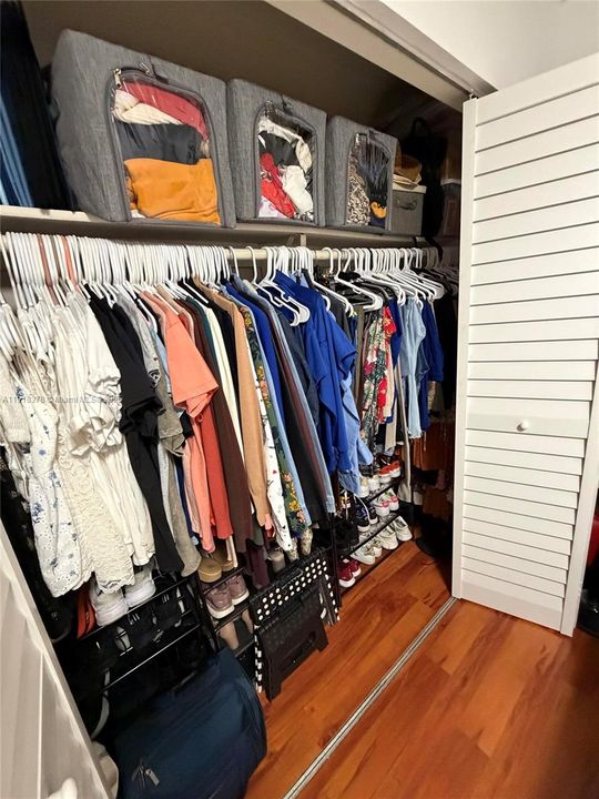 出租: $2,150 (2 贝兹, 2 浴室, 985 平方英尺)