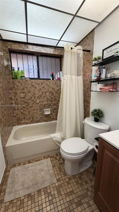 出租: $2,150 (2 贝兹, 2 浴室, 985 平方英尺)