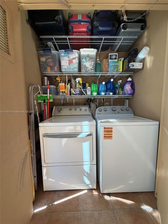 出租: $2,150 (2 贝兹, 2 浴室, 985 平方英尺)