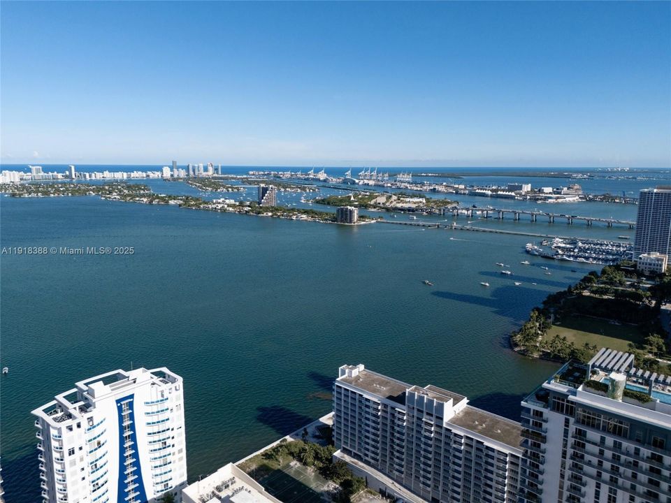 For Sale: $1,880,000 (3 beds, 3 baths, 1759 Square Feet)