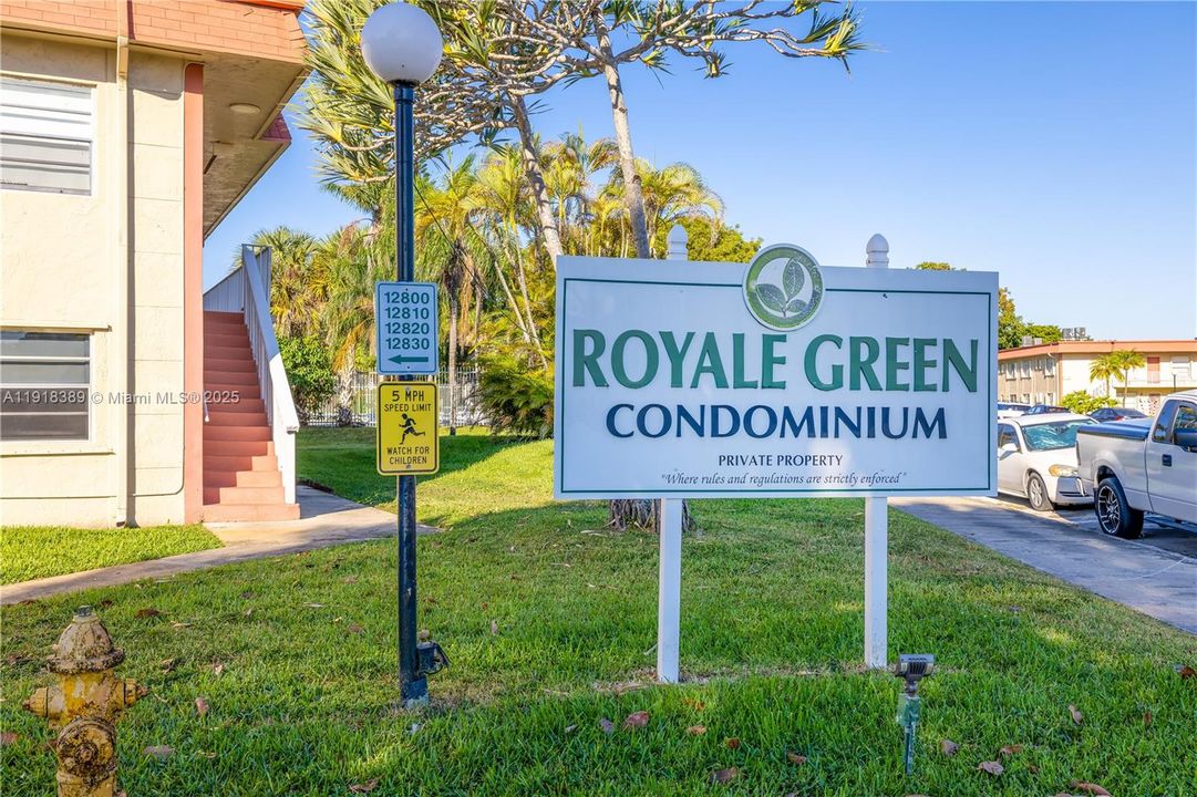 For Sale: $267,000 (2 beds, 1 baths, 952 Square Feet)