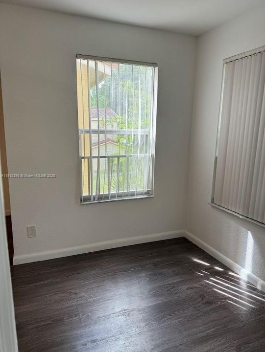 For Rent: $1,950 (1 beds, 1 baths, 743 Square Feet)