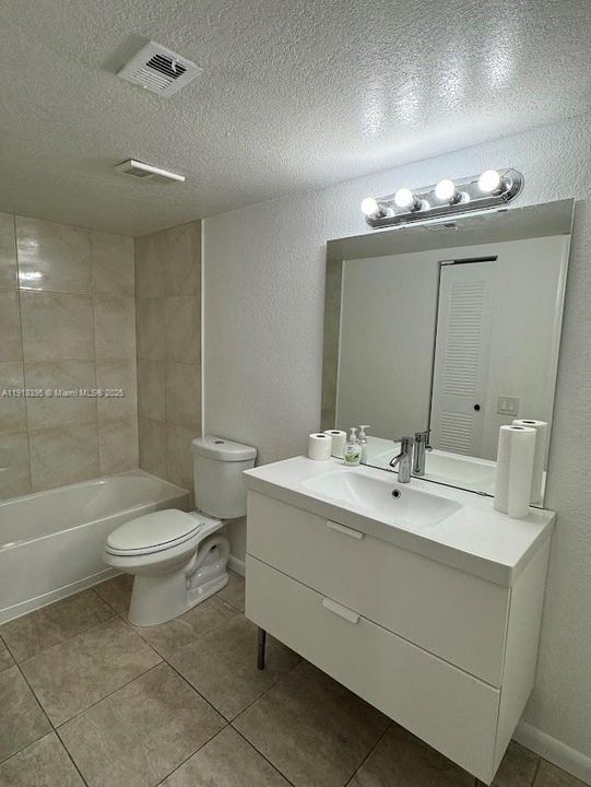 For Rent: $1,950 (1 beds, 1 baths, 743 Square Feet)