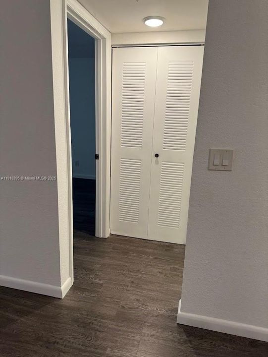 For Rent: $1,950 (1 beds, 1 baths, 743 Square Feet)