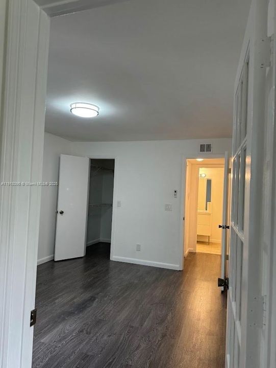 For Rent: $1,950 (1 beds, 1 baths, 743 Square Feet)