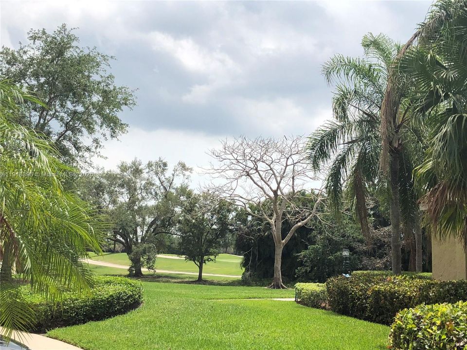 For Rent: $1,950 (1 beds, 1 baths, 743 Square Feet)