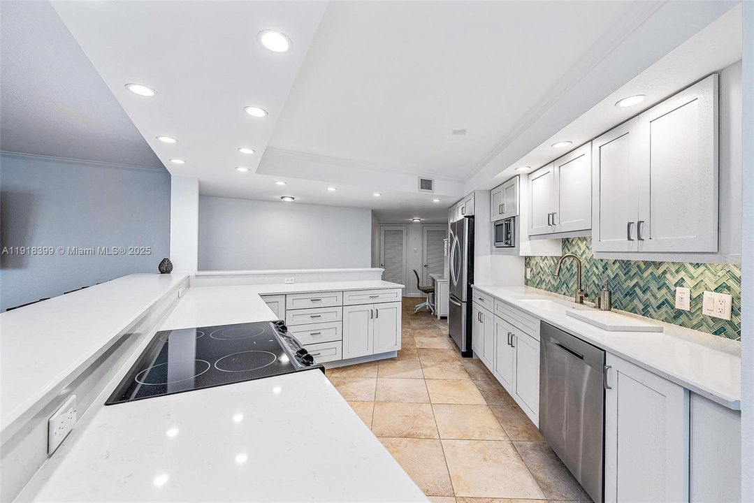 For Sale: $699,000 (2 beds, 2 baths, 1520 Square Feet)