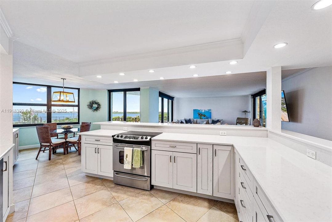 For Sale: $699,000 (2 beds, 2 baths, 1520 Square Feet)