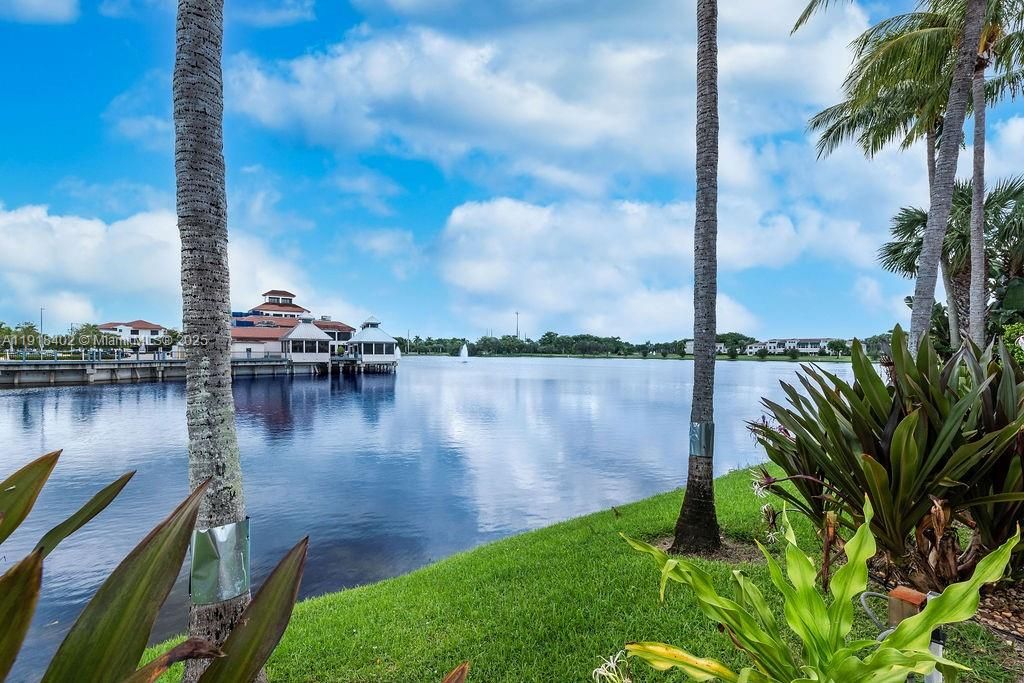 出租: $2,750 (2 贝兹, 2 浴室, 1090 平方英尺)