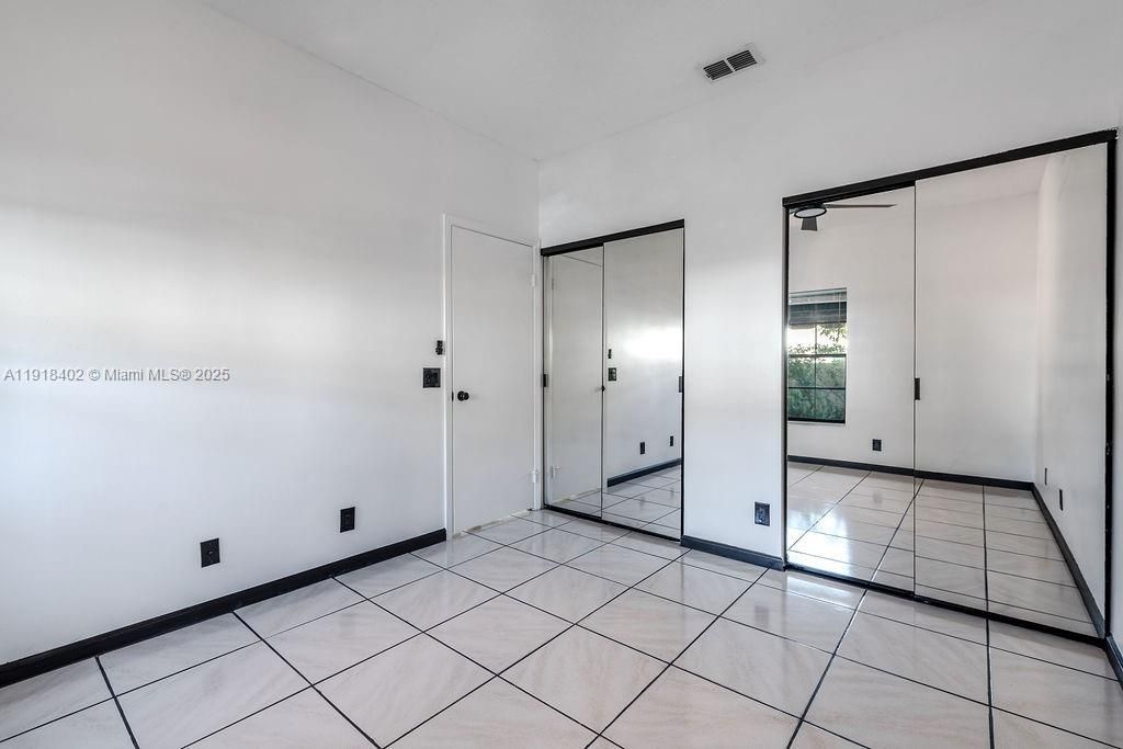 出租: $2,750 (2 贝兹, 2 浴室, 1090 平方英尺)