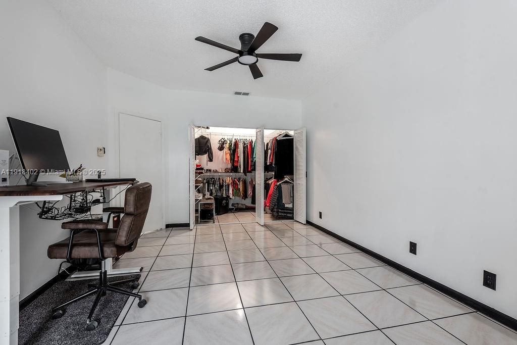 出租: $2,750 (2 贝兹, 2 浴室, 1090 平方英尺)