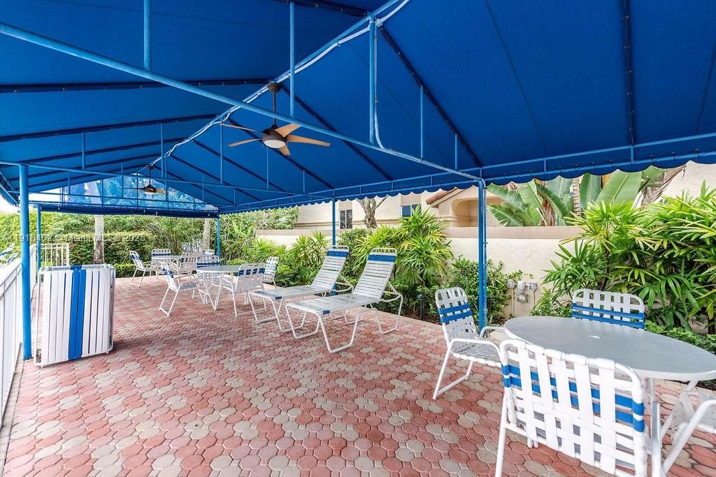 出租: $2,750 (2 贝兹, 2 浴室, 1090 平方英尺)