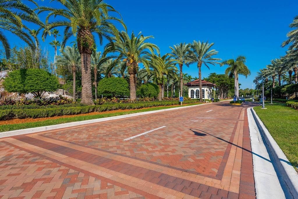 出租: $2,750 (2 贝兹, 2 浴室, 1090 平方英尺)