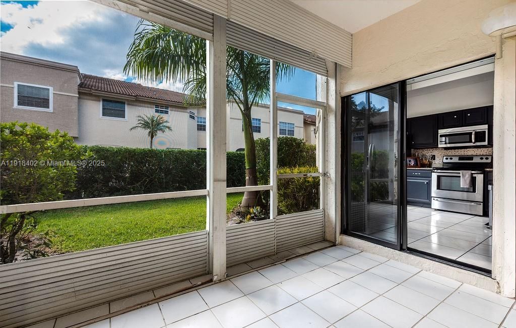 出租: $2,750 (2 贝兹, 2 浴室, 1090 平方英尺)