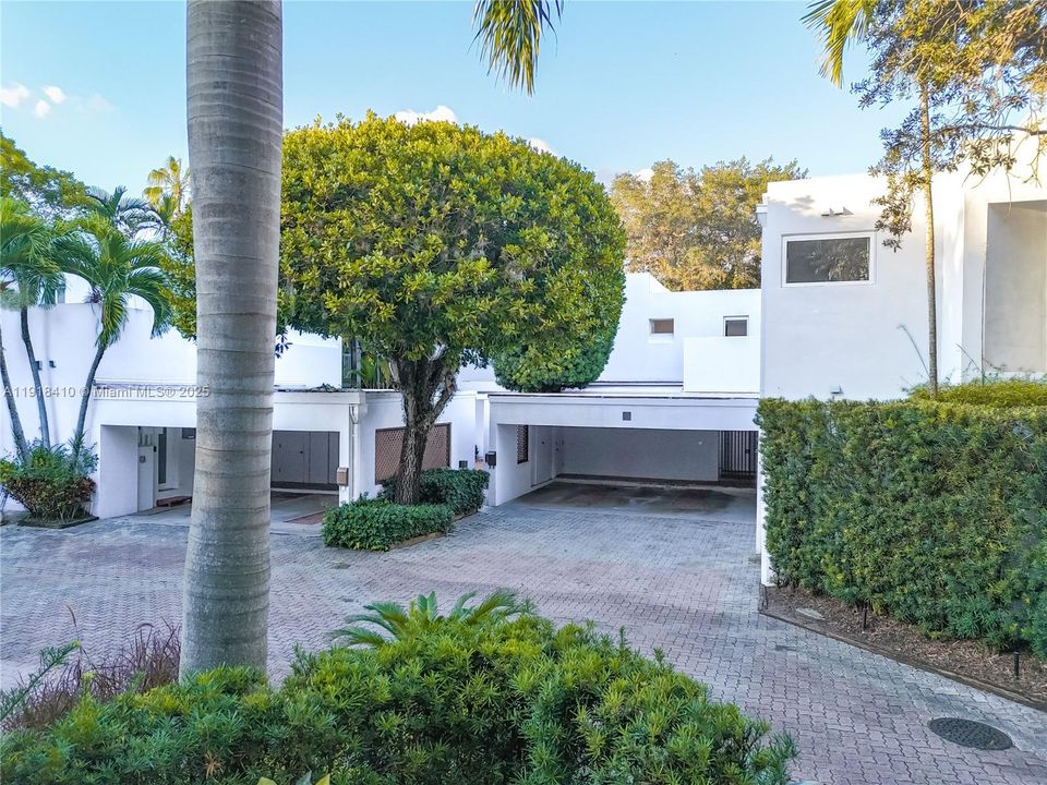 For Sale: $2,750,000 (3 beds, 3 baths, 2790 Square Feet)