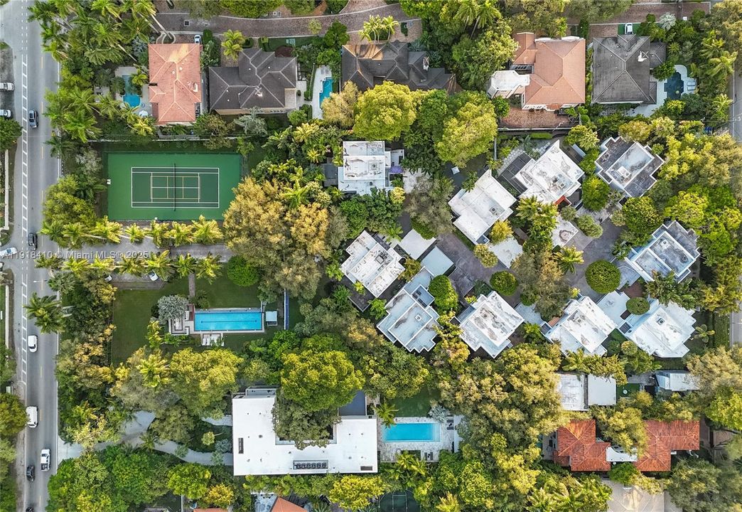 For Sale: $2,750,000 (3 beds, 3 baths, 2790 Square Feet)