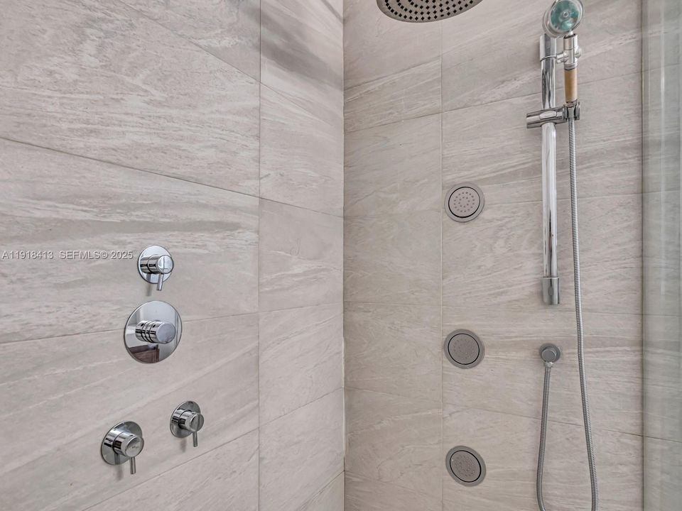 En Venta: $770,000 (2 camas, 2 baños, 1512 Pies cuadrados)