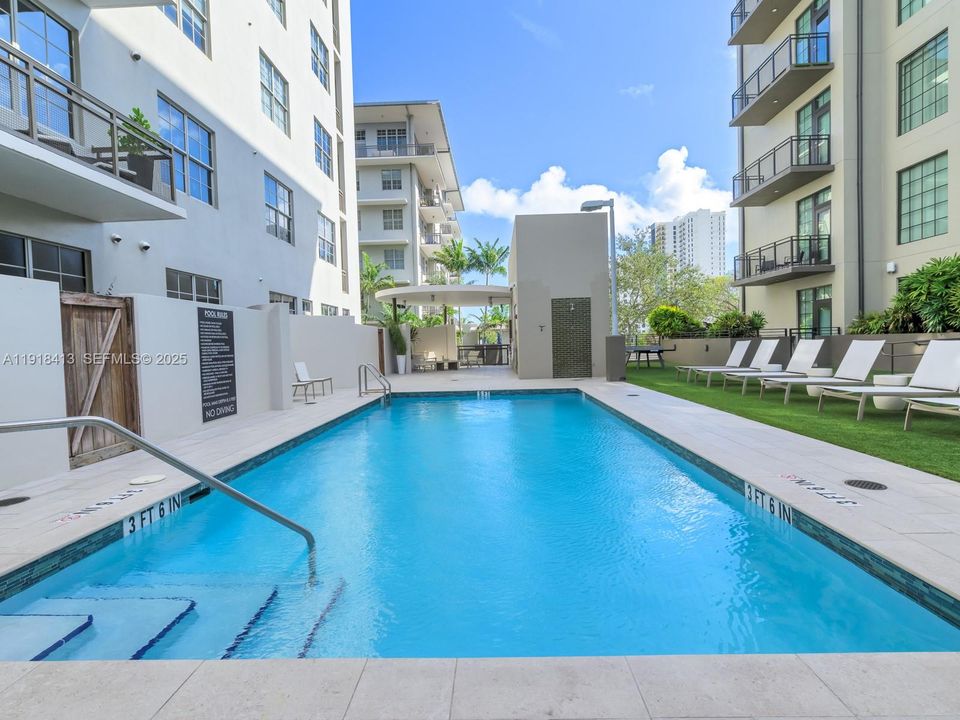 En Venta: $770,000 (2 camas, 2 baños, 1512 Pies cuadrados)