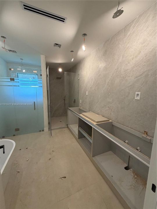 For Rent: $9,500 (3 beds, 3 baths, 0 Square Feet)