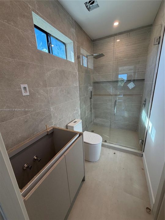 For Rent: $9,500 (3 beds, 3 baths, 0 Square Feet)