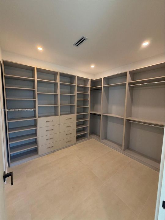 For Rent: $9,500 (3 beds, 3 baths, 0 Square Feet)