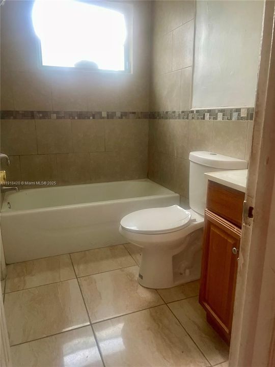 Active With Contract: $399,999 (3 beds, 3 baths, 1726 Square Feet)