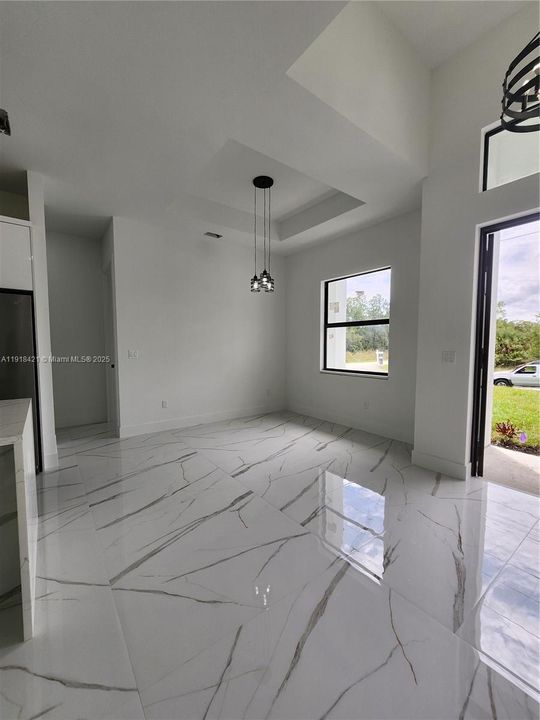 В аренду: $2,500 (4 спален, 2 ванн, 1671 Квадратных фут)