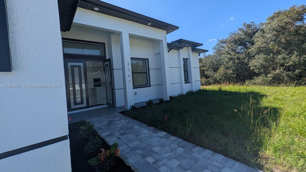 В аренду: $2,500 (4 спален, 2 ванн, 1671 Квадратных фут)