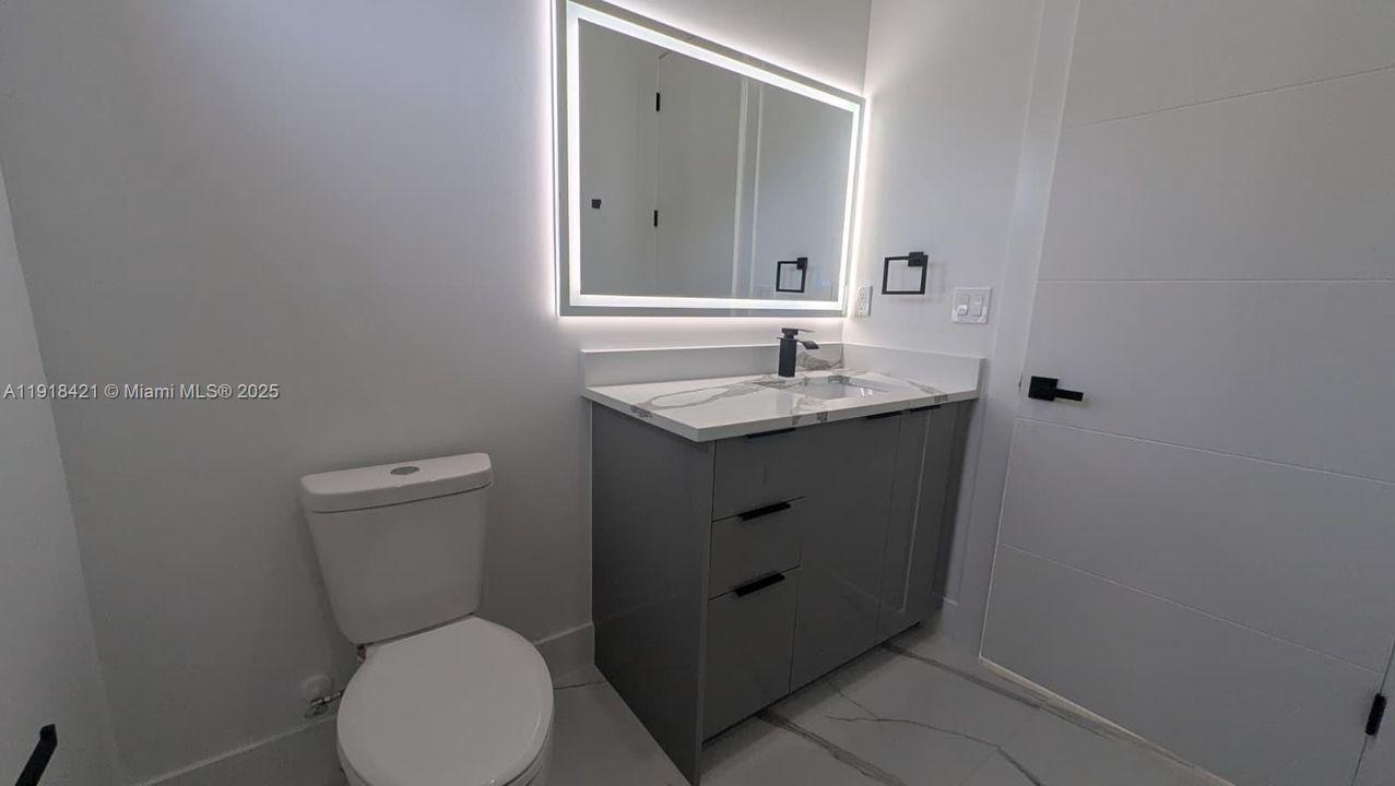 В аренду: $2,500 (4 спален, 2 ванн, 1671 Квадратных фут)