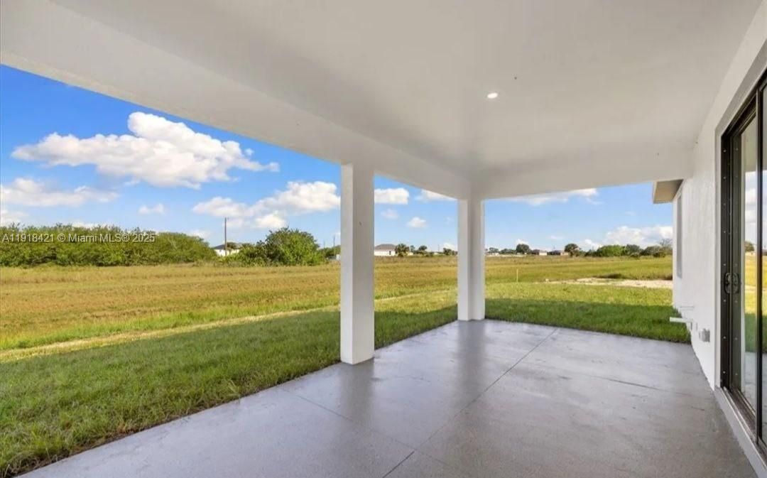 В аренду: $2,500 (4 спален, 2 ванн, 1671 Квадратных фут)