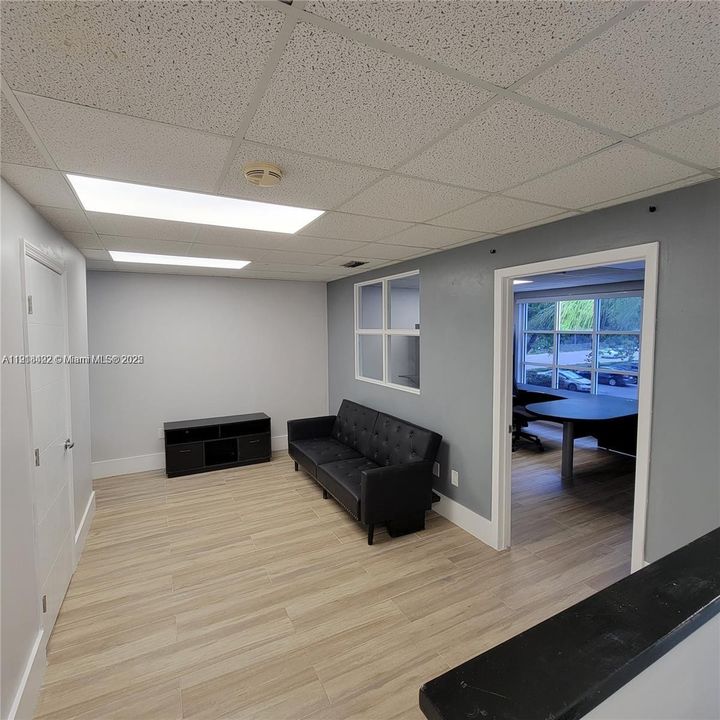 合同活跃: $1,200 (0 贝兹, 0 浴室, 0 平方英尺)