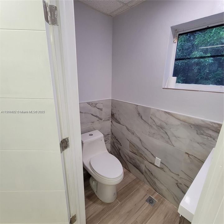 合同活跃: $1,200 (0 贝兹, 0 浴室, 0 平方英尺)