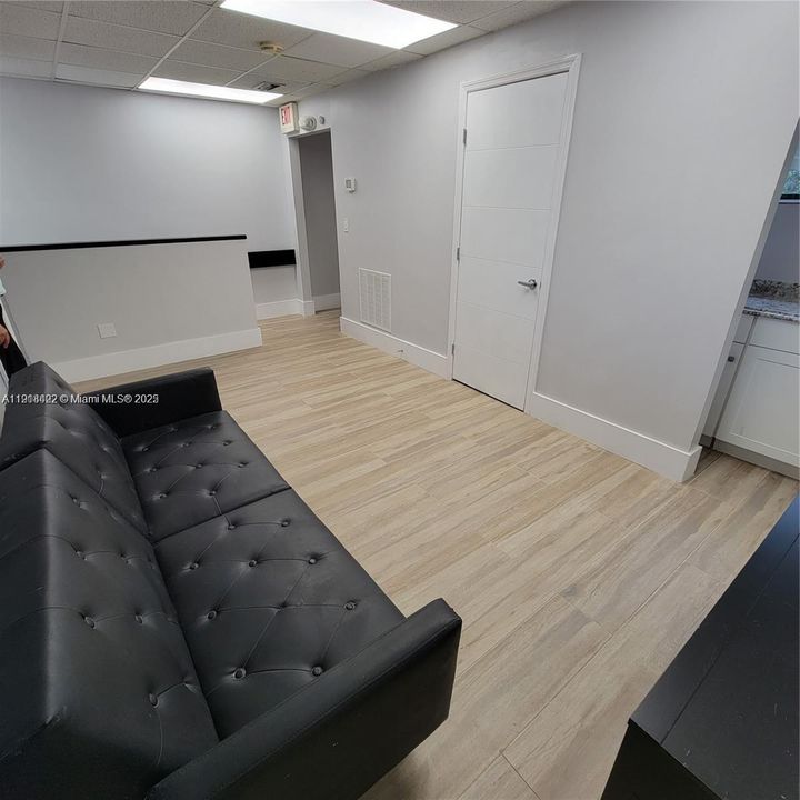 合同活跃: $1,200 (0 贝兹, 0 浴室, 0 平方英尺)