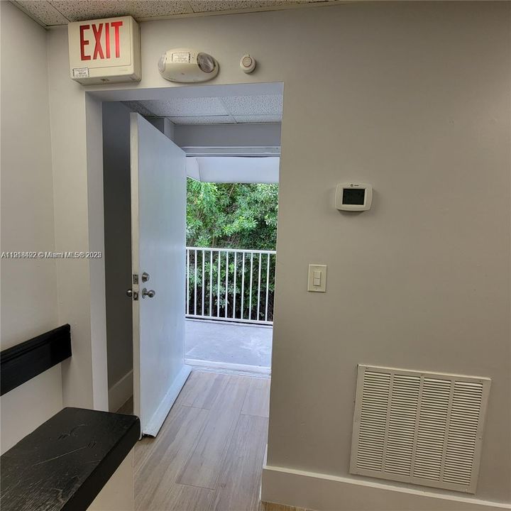 合同活跃: $1,200 (0 贝兹, 0 浴室, 0 平方英尺)