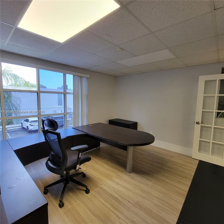 合同活跃: $1,200 (0 贝兹, 0 浴室, 0 平方英尺)