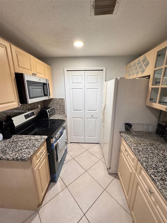 En Renta: $2,650 (3 camas, 2 baños, 1271 Pies cuadrados)