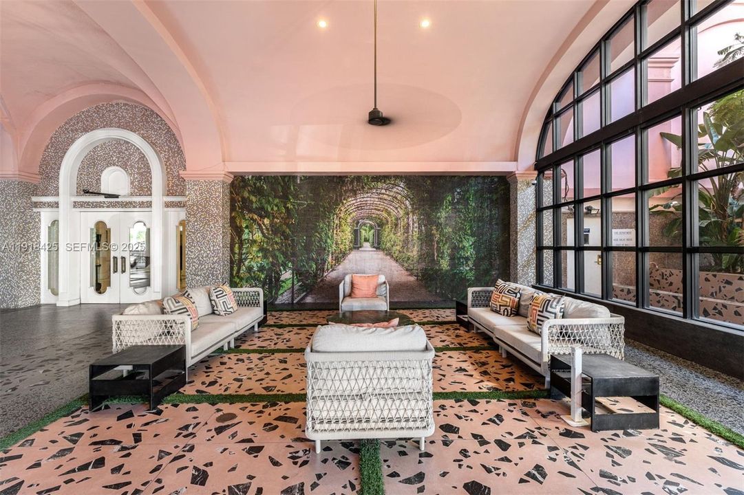 For Sale: $849,000 (2 beds, 2 baths, 1200 Square Feet)