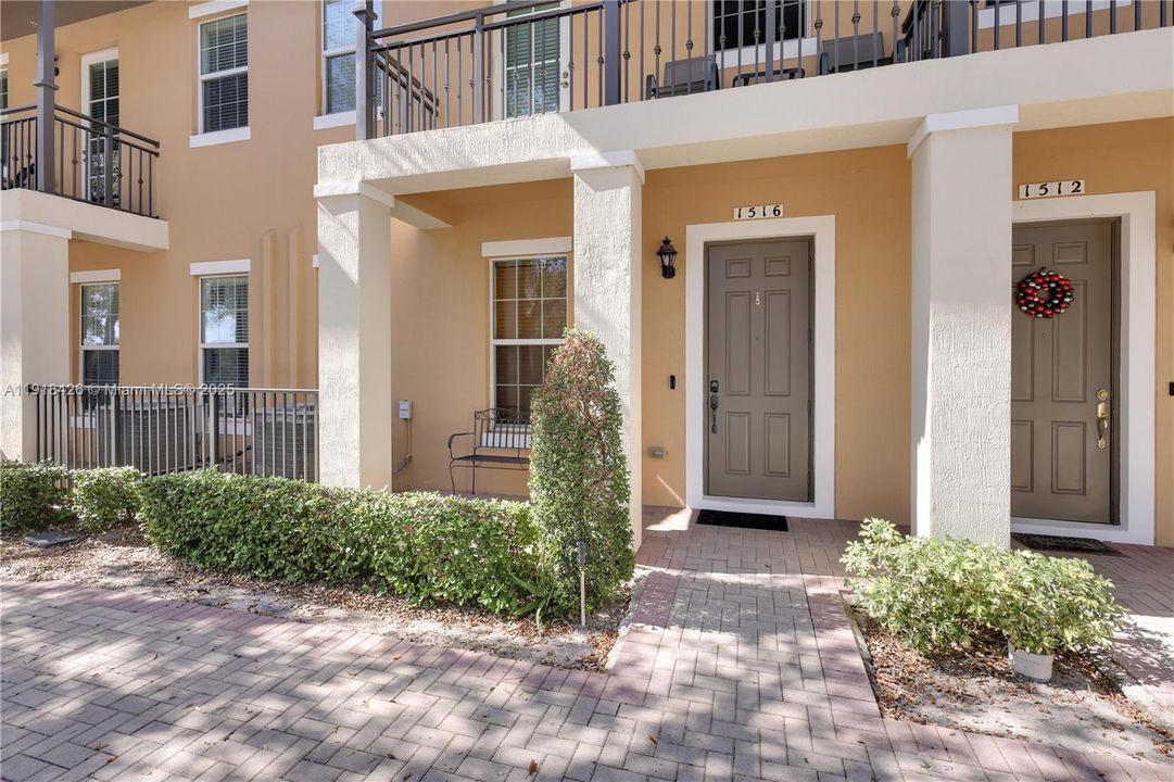 For Sale: $539,000 (3 beds, 3 baths, 1826 Square Feet)