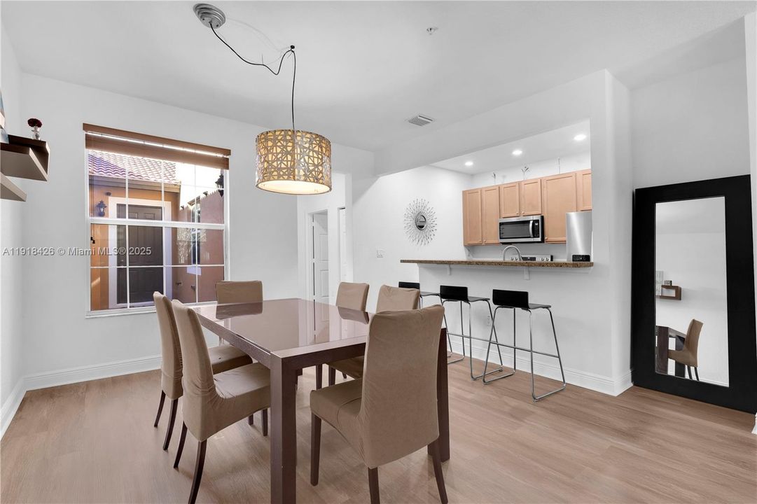 For Sale: $539,000 (3 beds, 3 baths, 1826 Square Feet)