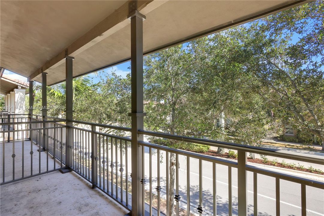 For Sale: $539,000 (3 beds, 3 baths, 1826 Square Feet)