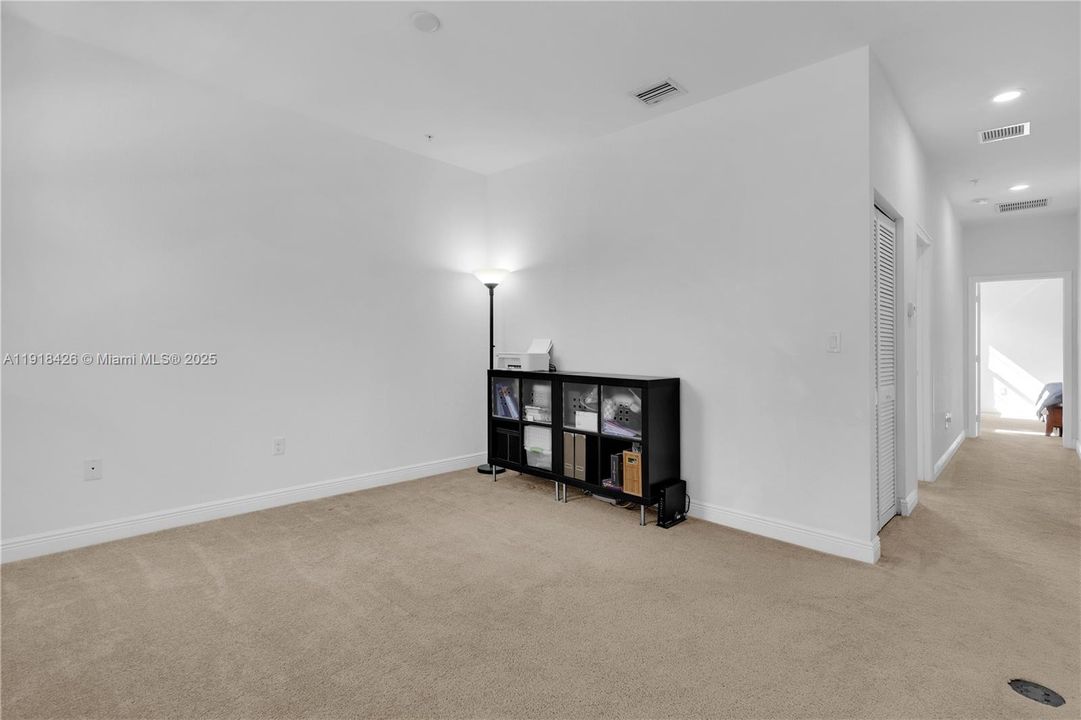 For Sale: $539,000 (3 beds, 3 baths, 1826 Square Feet)