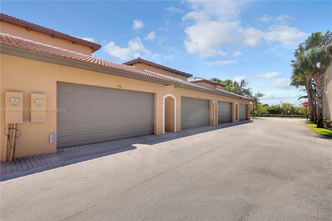 For Sale: $539,000 (3 beds, 3 baths, 1826 Square Feet)