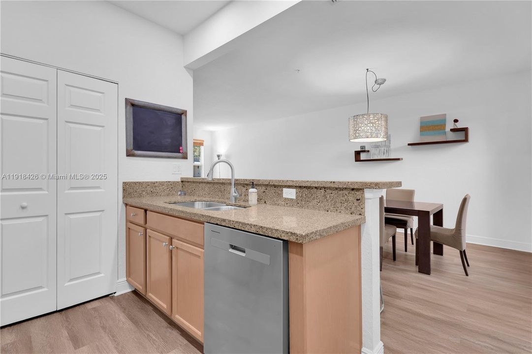 For Sale: $539,000 (3 beds, 3 baths, 1826 Square Feet)