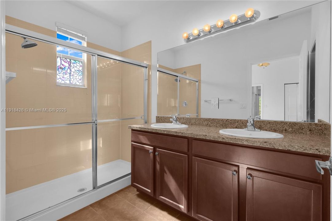 For Sale: $539,000 (3 beds, 3 baths, 1826 Square Feet)