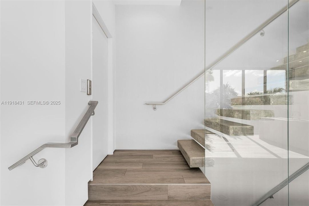 待售: $2,750,000 (3 贝兹, 3 浴室, 2229 平方英尺)